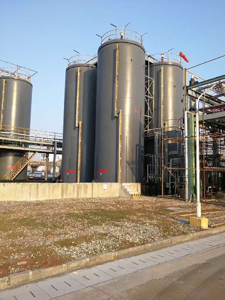 守護工業(yè)安全，鋼襯塑儲罐的“無聲衛(wèi)士”